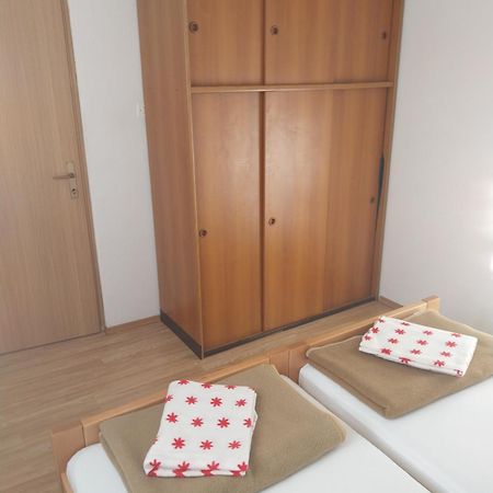 Apartmani Mile Krk Town Exterior photo